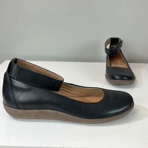 Clarks Medora Nina Black Flats Size 10